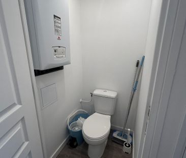 Location Appartement 1 pièce 27m² - Photo 2