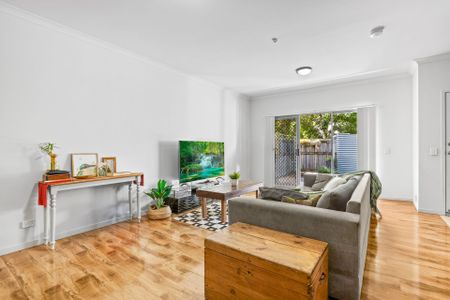 Ready to Move In! - Photo 5