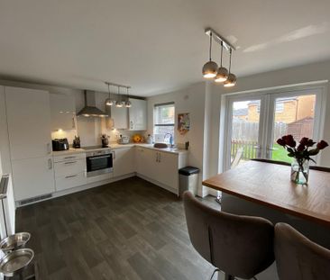 3 bedroom semi-detached house to rent - Photo 5