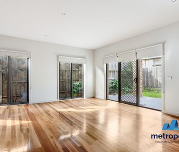 TOWNHOUSE IN MCKINNON ZONE - Photo 2