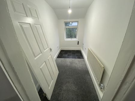 3 Bedroom Terraced To Let - Photo 2