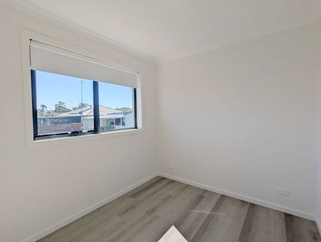 BRAND NEW PREMIUM UNIT - WATER INCLUDED - Photo 3
