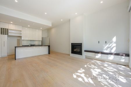 17 Erica Street, Windsor - Photo 3