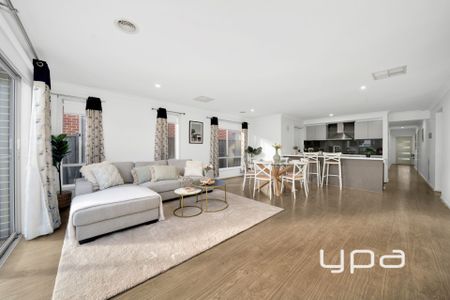 SPACIOUS FAMILY HOME IN A CONVENIENT LOCATION! - Photo 5