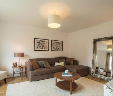 4 bedroom semi-detached house to rent - Photo 5