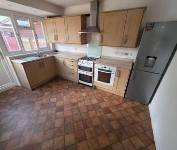 Wentworth Road, Southall, UB2 - Photo 2