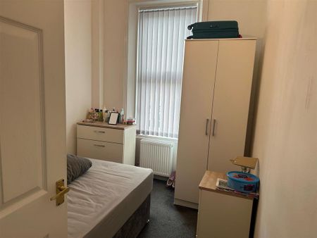 3 bedroom property to rent - Photo 3