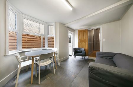 Room in a Shared House, Kincaid Road, SE15 - Photo 2