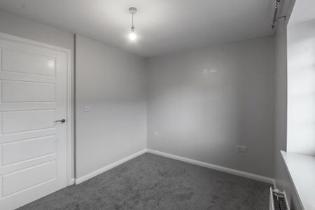 2 bedroom coach house to rent - Photo 2