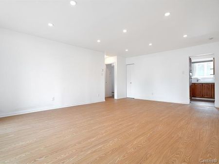 1875 Av. Alfred - Photo 2