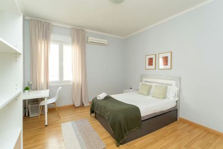 Calle de Evaristo San Miguel, Madrid, Community of Madrid 28008 - Photo 4