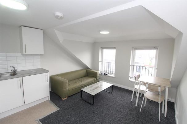 2 bedroom flat to rent - Photo 1