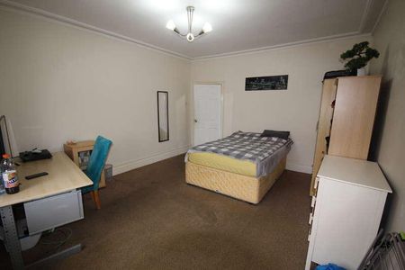 Main Street, Burton Upon Trent, Stapenhill, DE15 - Photo 2