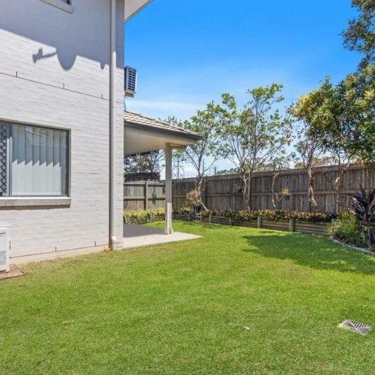 Stylish & Spacious Townhouse inthe Highly Sought-After âStillbrookâ Estate - Photo 1