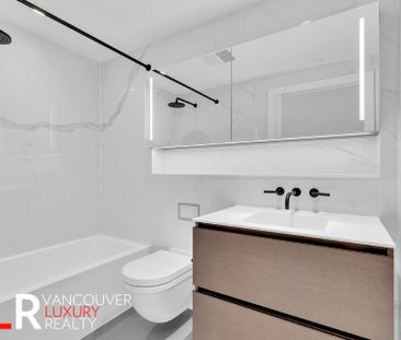 Condo in Downtown Vancouver, BC - Photo 6