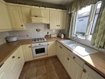 2 Baylands Court, Ballyholme, Bangor, BT20 5JQ - Photo 4