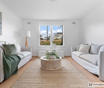 Modern & Spacious 4-Bedroom Home - Photo 3