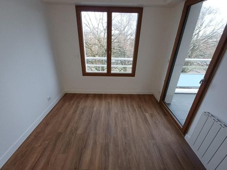 location Appartement T4 DE 90.74m² À LE CHESNAY - Photo 3