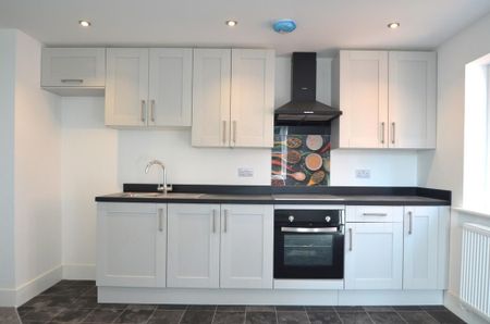 2 bedroom apartment to rent - Photo 2