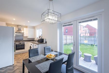 3 bedroom semi-detached house to rent - Photo 3