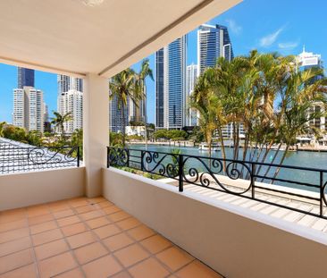 Embrace an Enviable Main River Lifestyle - Unfurnished - Photo 1