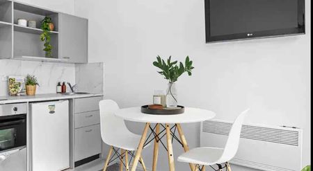 Fully furnished 2 bedrooms apartment on Hobson St - Photo 4