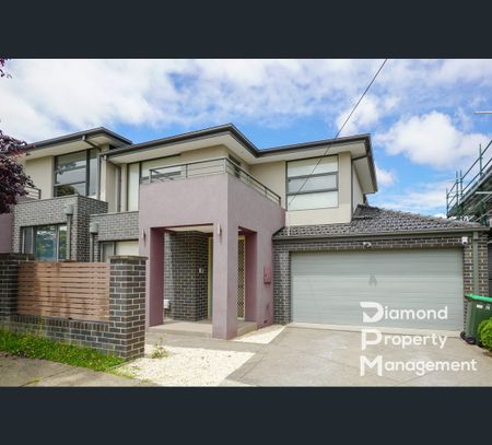 6 East Ct, Camberwell, Vic 3124 - Photo 2