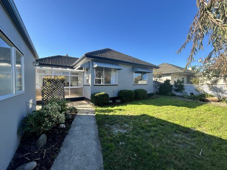 Taradale, 3 bedrooms - Photo 2