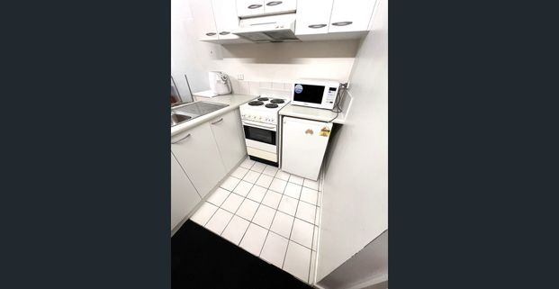 Furnished Apartment in Melbourne CBD - Photo 1