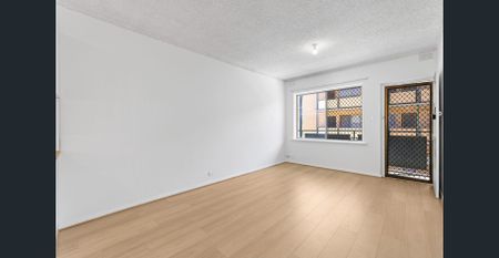 Effortless Living Close to Cafés, Coast and City - Photo 3