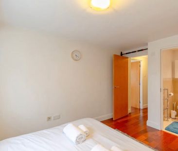 2 Bed Flat, Calder Court, SE16 - Photo 5