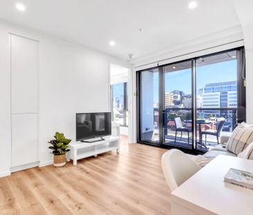 Light, Modern & Fully Furnished! - Photo 1