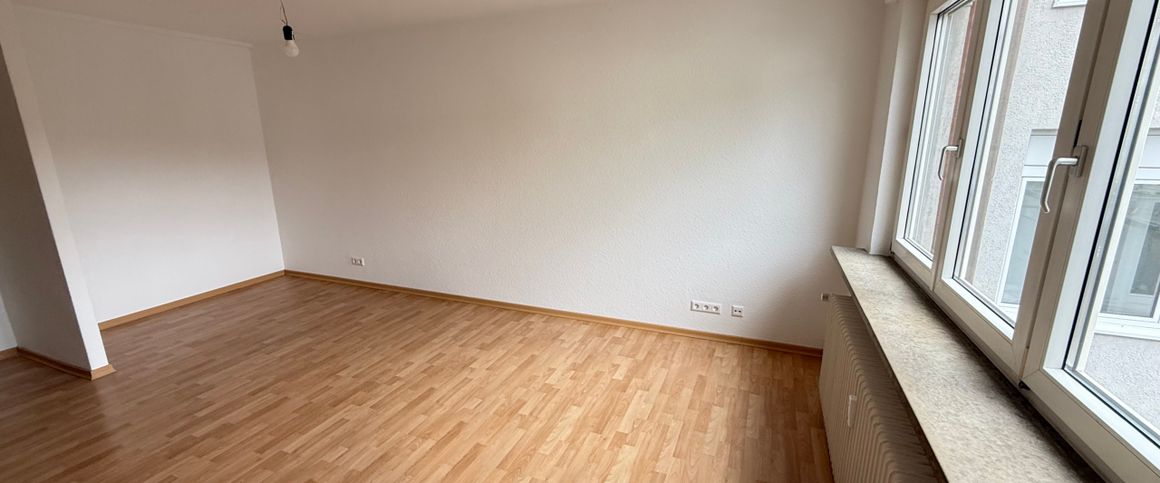 PERFEKT: Helle und gut ausgestattete 1-Zi.-Wohnung * Küchenblock * in Gablenberg! - Photo 1