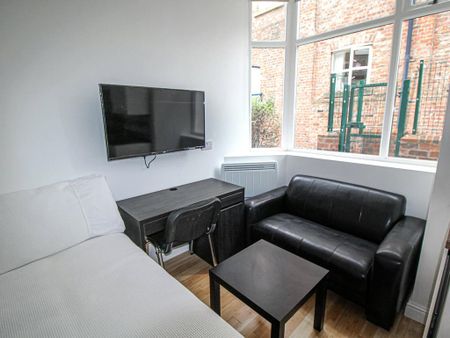 Studio to rent - Photo 2