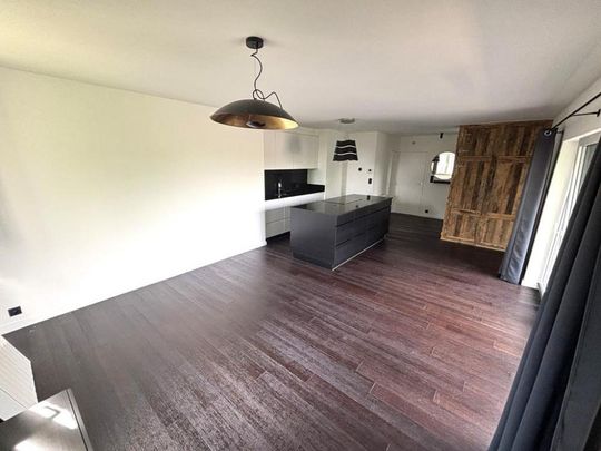 Modern dakappartement met terras en private garagebox gelegen nabij het centrum van Ninove! - Foto 1