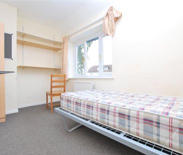 5 bedroom semi-detached house to rent - Photo 4