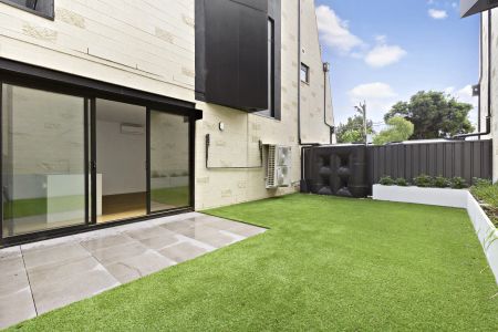 Unit 2/1 Winton Street, Burwood. - Photo 5