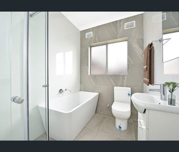 Fully renovated two bedroom apartment - Photo 5