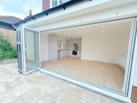 2 bedroom semi-detached house to rent - Photo 5