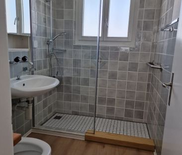 Charmante 4-Zimmerwohnung mit sensantioneller Terrasse und Aussicht - Photo 1
