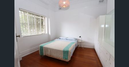 Recently renovated 3 double bedroom federation house - Photo 3