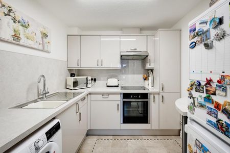 1 Bed Flat - Photo 5