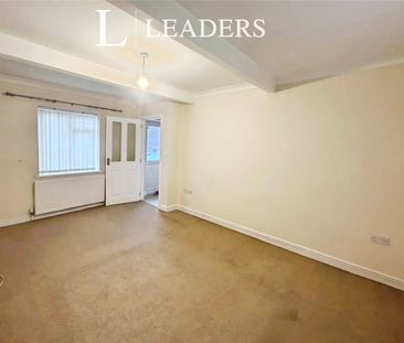 3 bedroom property to rent Shelthorpe Road, Loughborough, LE11 - Photo 1