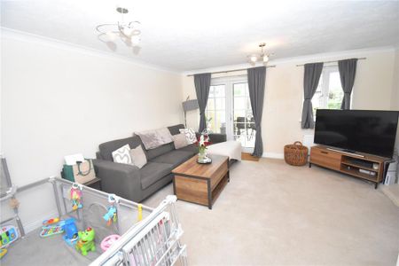 3 bedroom semi-detached house to rent - Photo 3