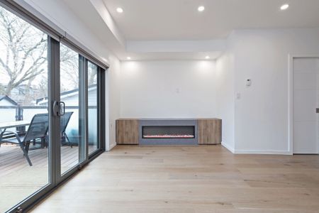 For Lease - 707 Mortimer Avenue Unit# Main, Toronto, Ontario - Photo 3