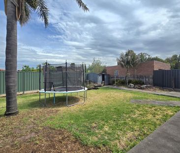 28 Valewood Drive, Kealba, Vic 3021 - Photo 3