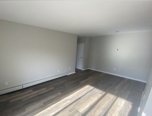 86 Wellington Street, Barrie - Photo 1