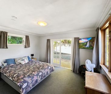 Sunny Stokes Valley Family Home - Photo 6