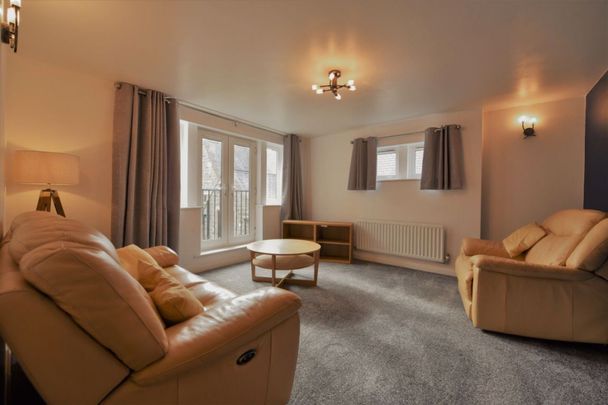 2 bedroom Flat in Alleon Court, Low Lane - Photo 1