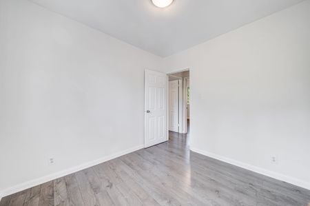 For Lease - 330 Neal Drive Unit# 1 (Main & 2nd Floor), Richmond Hill, Ontario - Photo 3